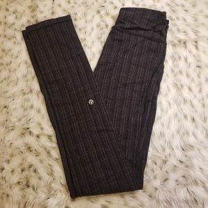 Lululemon Black/Grey Patterned Yoga Pants